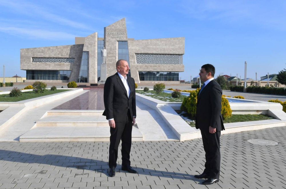 Ilham Eliyev Neftcala rayonuna sefer edib