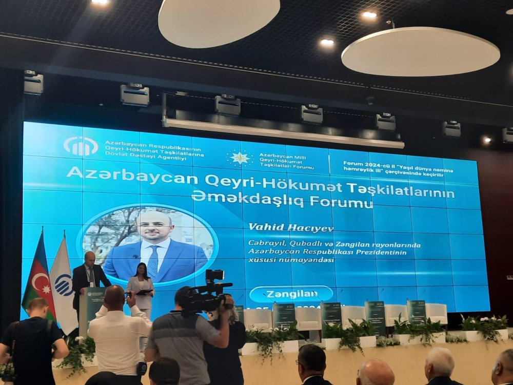 Azerbaycan QHT-lerinin Emekdasliq Forumu cercivesinde panel muzakireler baslayib - YENILENIB