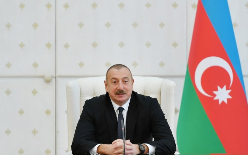 Ilham Eliyev ve birinci xanim Mehriban Eliyeva Kelbecer rayonunda “Istisu” Mualice-Istirahet Kompleksinde aparilan tikinti isleri ile tanis olublar