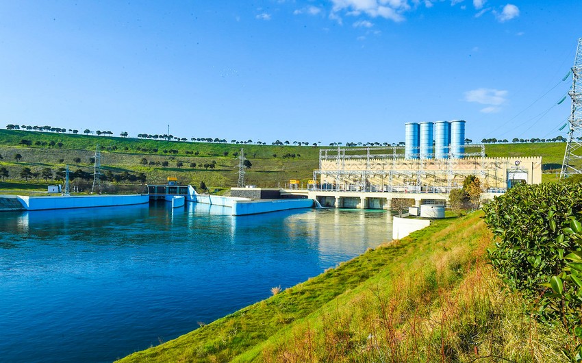 Mingecevir su anbarinda zelzele olub