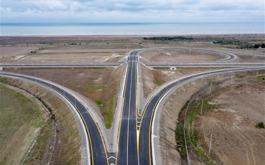 Rusiya ile Azerbaycani birlesdiren yol 4 zolaqli olacaq