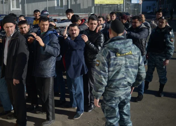 Rusiyada miqrantlarin olkeye girisinin tamamile qadagan etmek teklif olundu