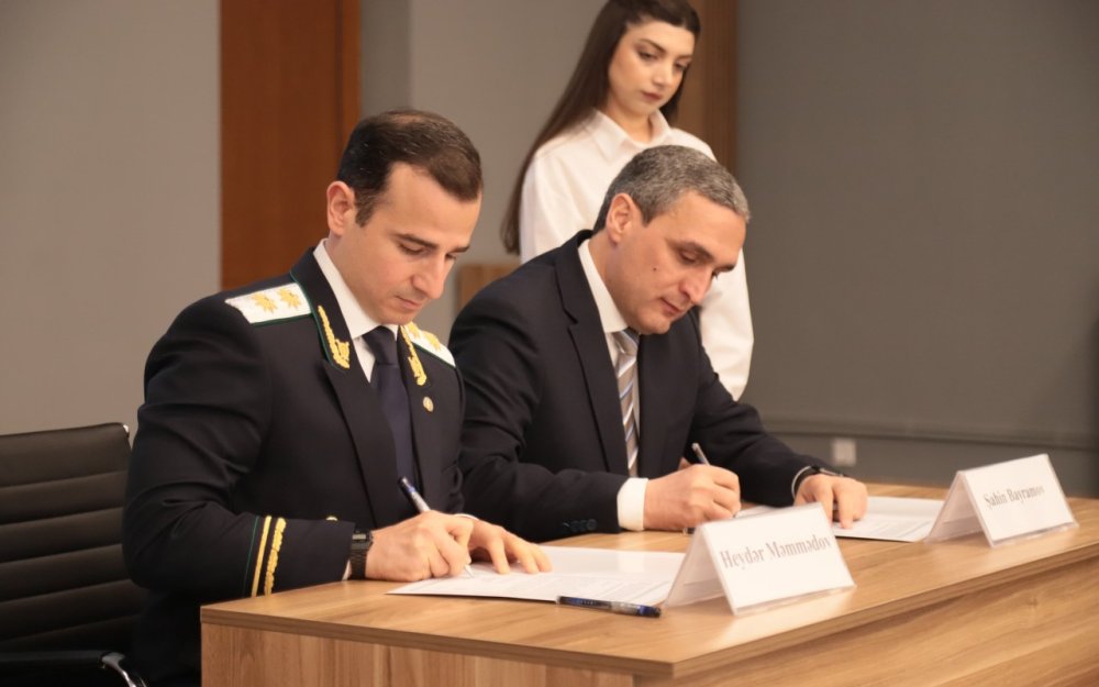 Bas prokurorun muavini ve Qarabag Universitetinin rektoru muhum terefdasliq senedi imzaladi - FOTOLAR