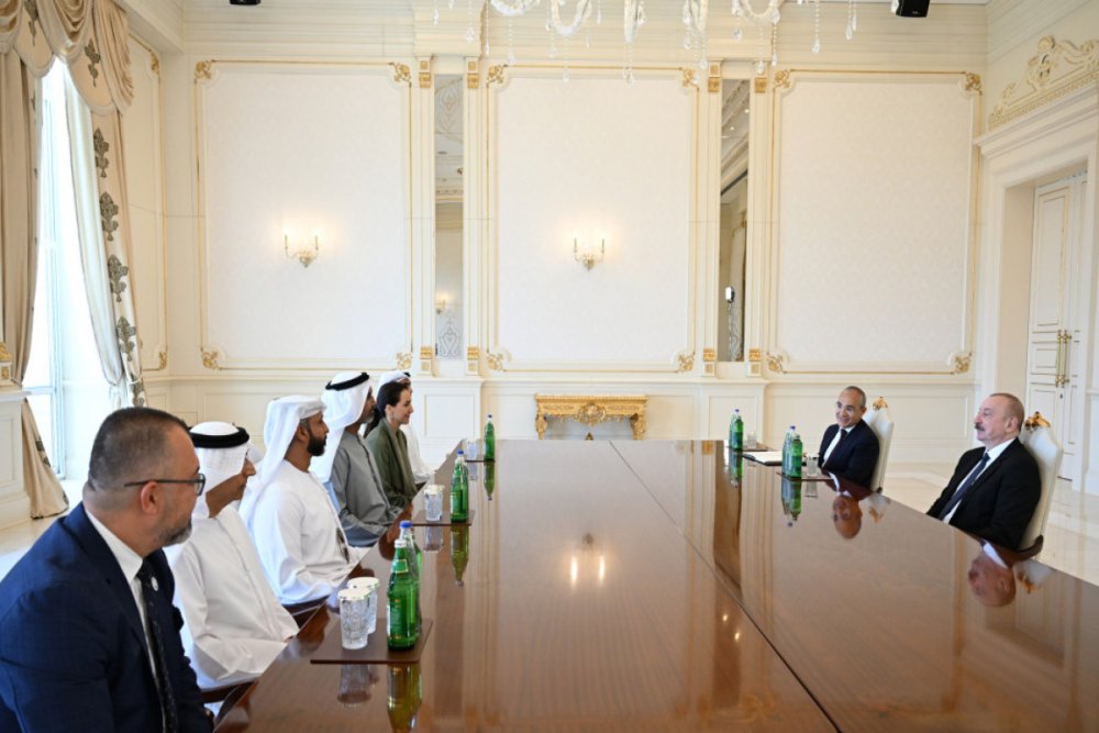 Prezident Ilham Eliyev BEE-nin is adamlarini qebul edib