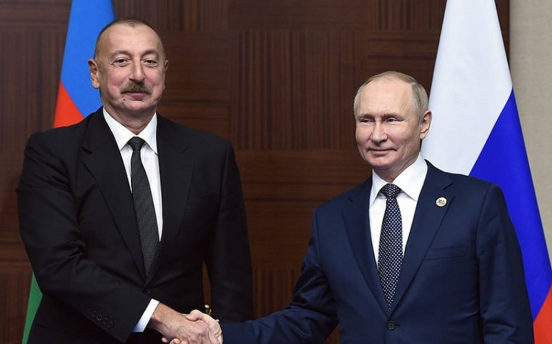 Vladimir Putin Azerbaycan Prezidentini tebrik etdi