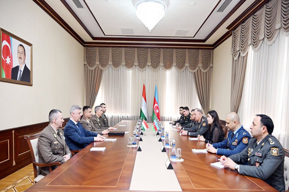 Macaristan Mudafie Quvvelerinin Bas Qerargah reisi Azerbaycana gelib - VIDEO
