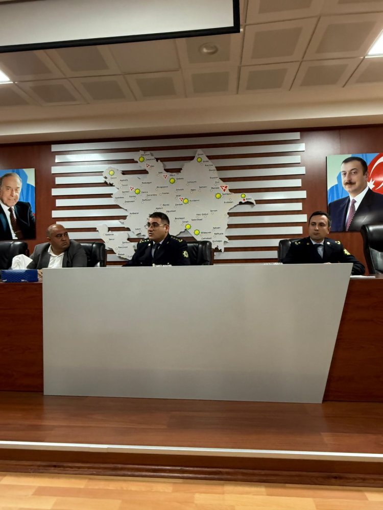 Hava Neqliyyat Bas Gomruk idaresinde xarici ticaret istirakcilari ile novbeti gorus kecrilib