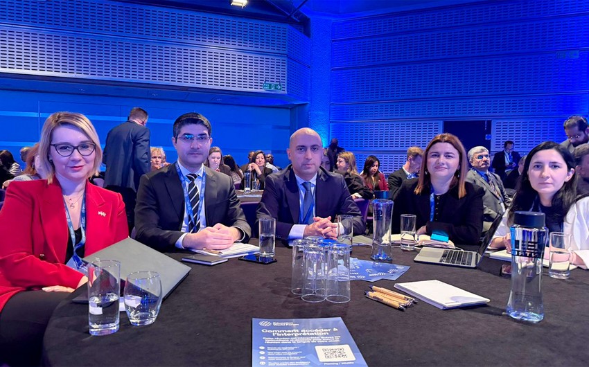 Emin Emrullayev Londonda kecirilen 21-ci Dunya Tehsil Forumunda istirak edir