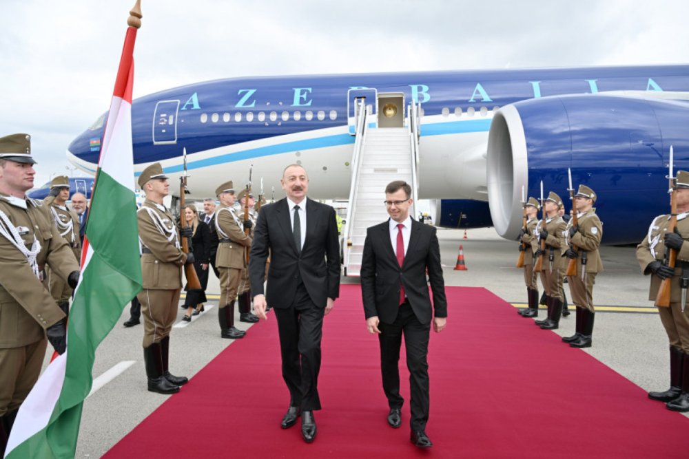 Prezident Ilham Eliyev Macaristana isguzar sefere gelib