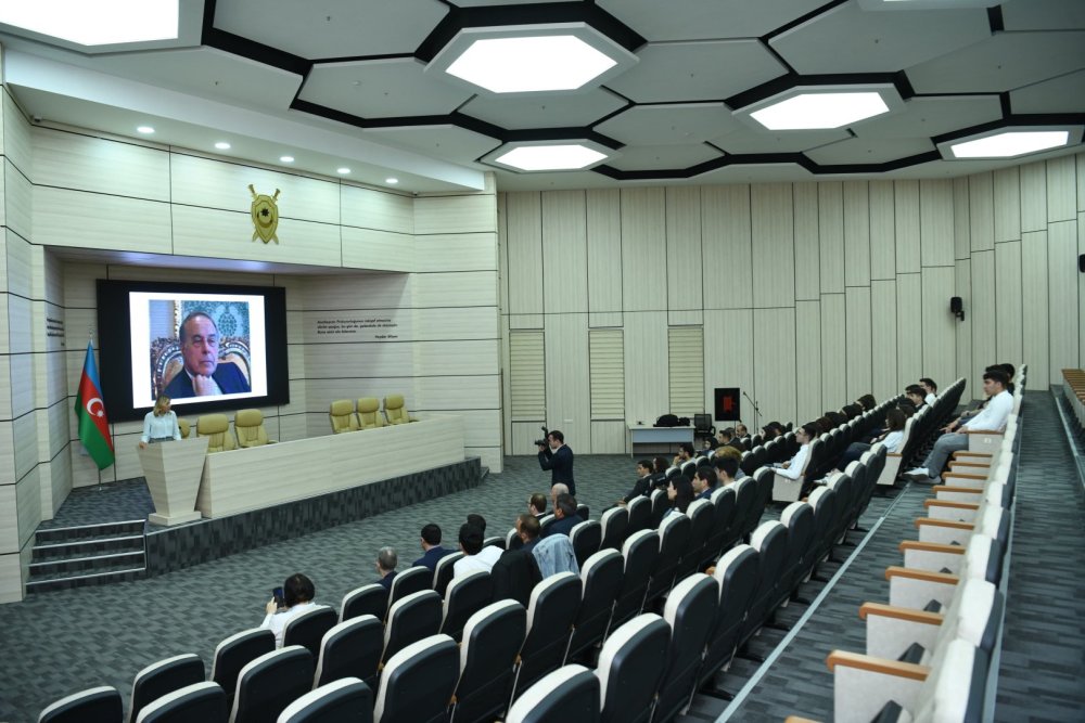 Bas Prokurorluqda media subyektleri ve genclerin istiraki ile tedbir kecirilib