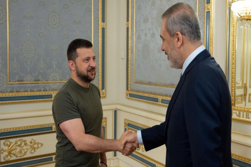 Turkiye XIN bascisi Ukrayna Prezidenti ile gorusub