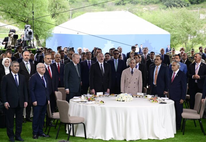 Lacindan beynelxalq aleme qardasliq ve hemreylik mesaji