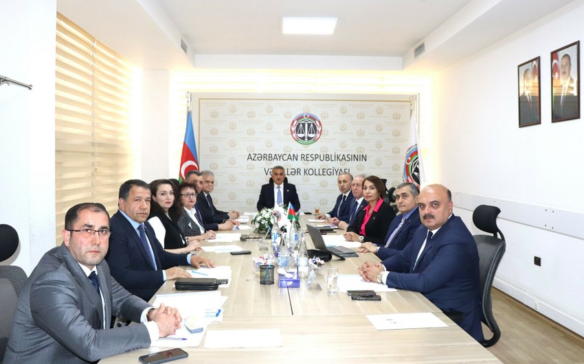 Azerbaycanda iki vekile tohmet verilib, altisina xeberdarliq olunub