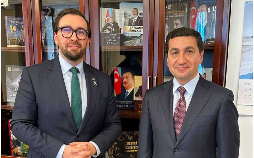 Azerbaycan Prezidentinin komekcisi NATO numayendesi ile gorusub