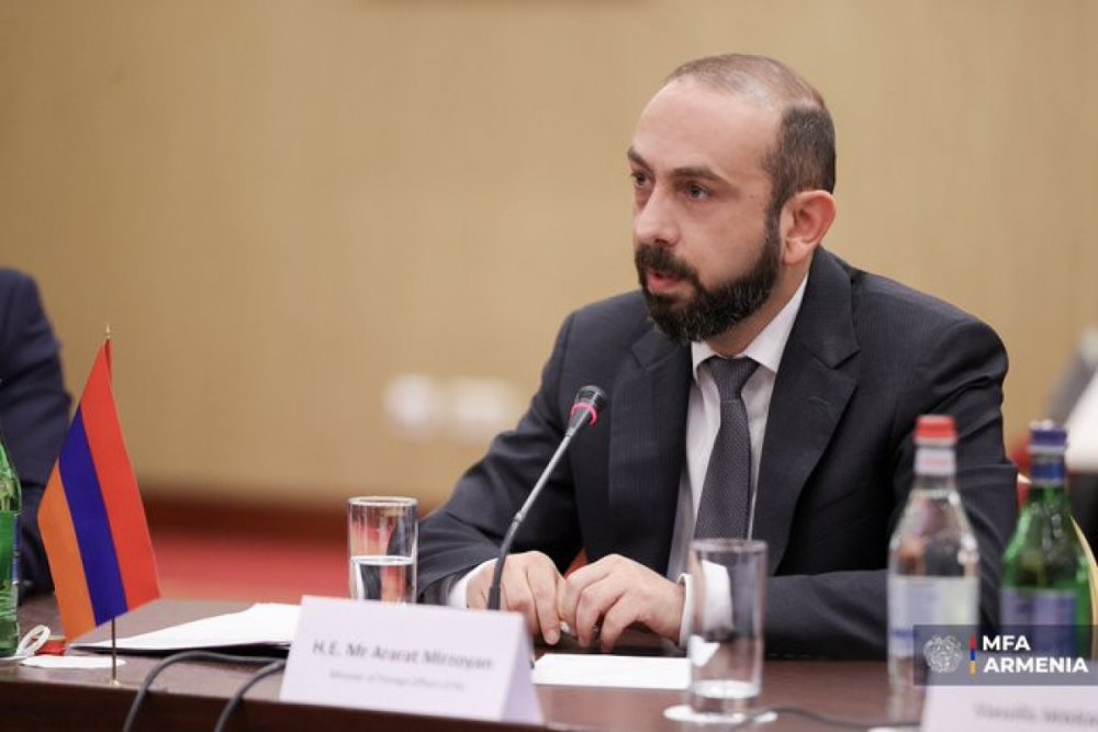Mirzoyan: Ermenistan Azerbaycanla sulh muqavilesini imzalamaga hazirdir