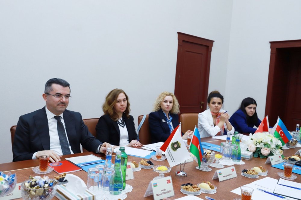 Dovlet Xidmetinde Turkiyenin Milli Tehlukesizlik Surasinin rehberliyi ile gorus kecirilib