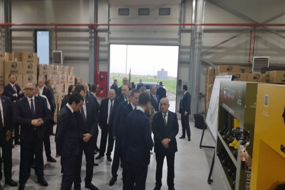 Azerbaycan ve Belarus hokumet bascilari Agdam Senaye Parki ile tanis olublar