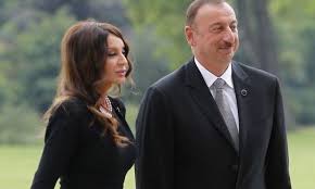 Prezident ve birinci xanim fasizm uzerinde Qelebe ugrunda mubarizede helak olan azerbaycanlilarin xatiresini aniblar