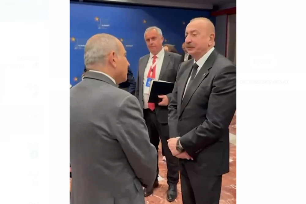 Ilham Eliyevle Nikol Pasinyanin Tiranada ayaqustu gorusu olub