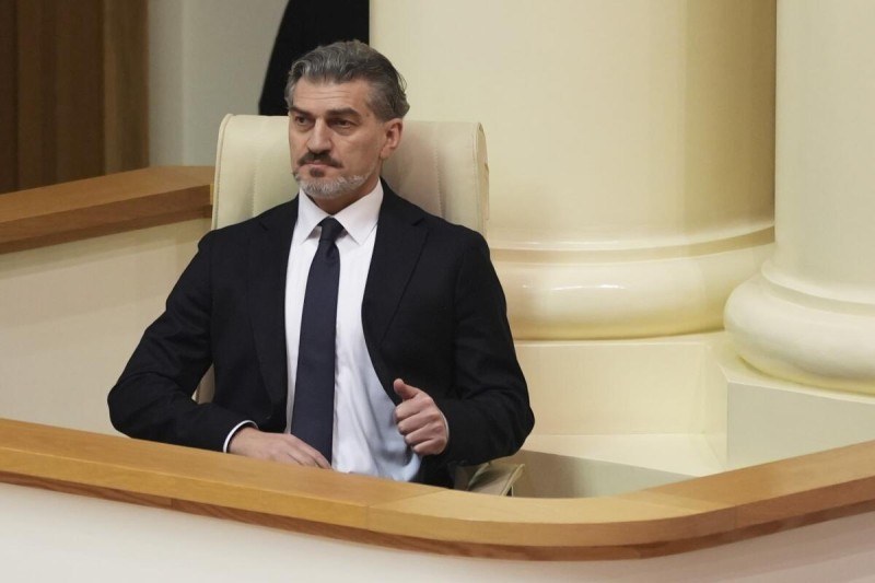Gurcustan Prezidenti: Ermenistan ve Azerbaycan arasinda sulhe maraqliyiq