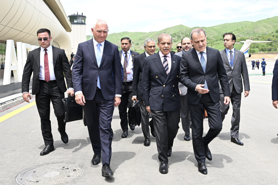 Mehemmed Sahbaz Serif Azerbaycana sefere gelib