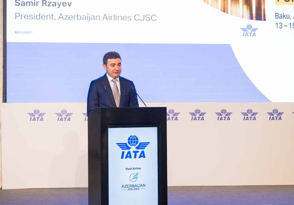 Bakida IATA-nin Aviasiya Enerji Forumu ise basladi