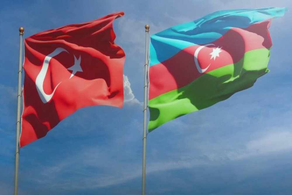 Turkiye sefirliyi Qurban bayrami munasibetile tebrik paylasib