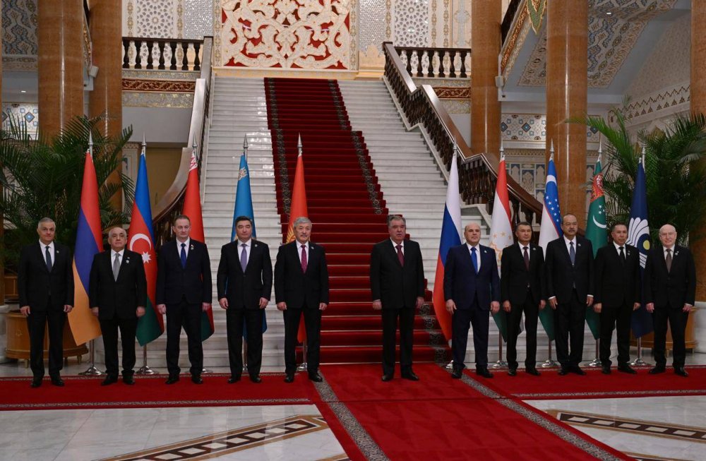 Tacikistan Prezidenti MDB olkelerini iqtisadi emekdasligi guclendirmeye cagirib