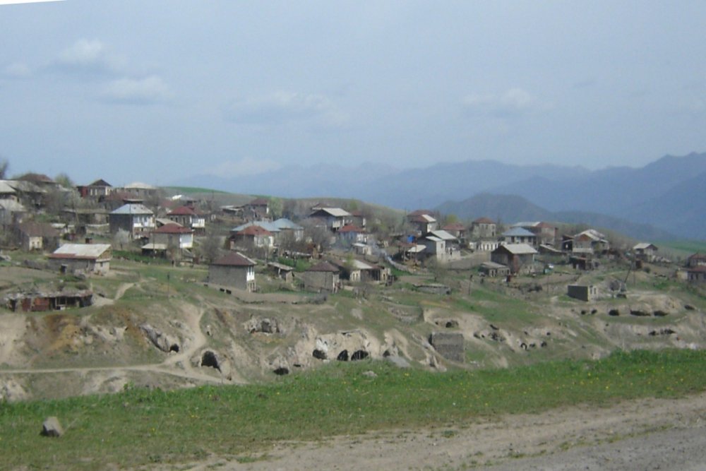Ermenistanin Azerbaycanla serhed bolgesinde iki nefer itkin dusub