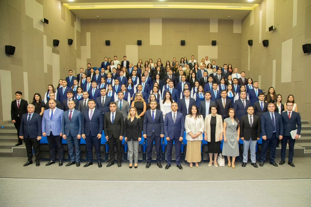 "ASAN xidmet" emekdaslarinin andicme merasimi kecirilib