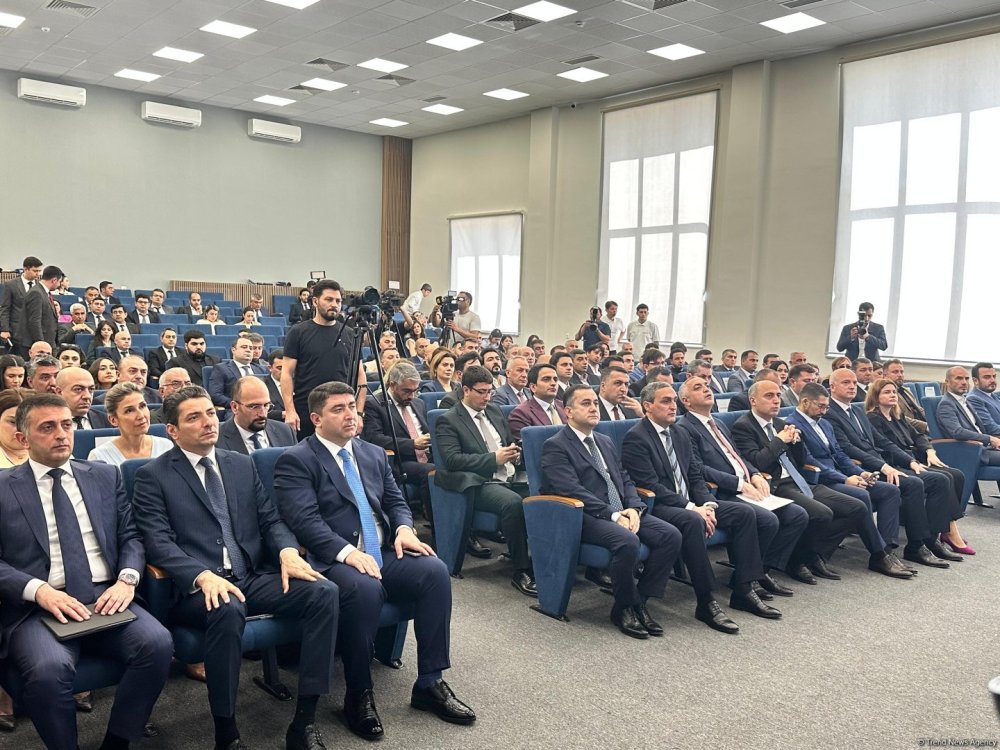 Qarabag Universitetinde Qarabag Tehsil ve Terefdasliq Forumu kecirilir