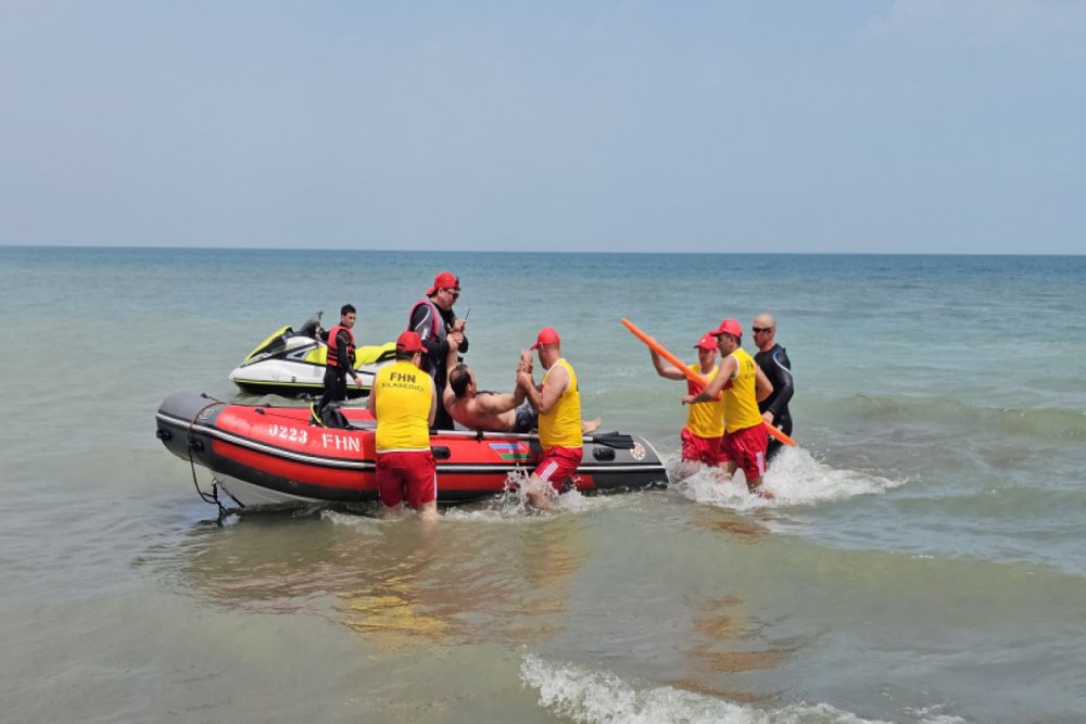 FHN Xezer denizinde telim kecirib - VIDEO