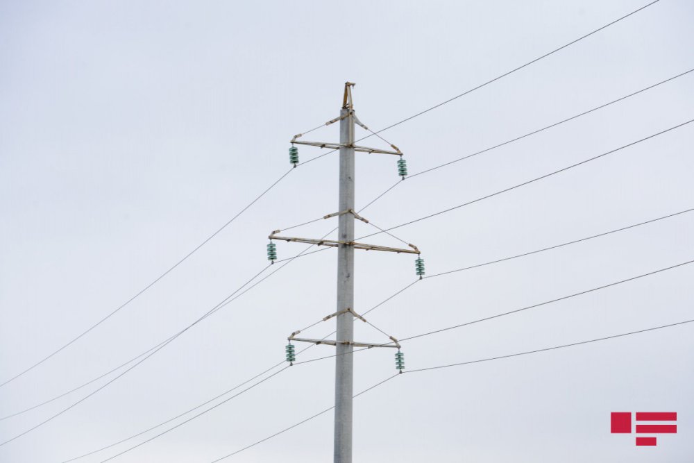 Serhedyani erazilerde elektrik ve qaz tariflerini 3 defe azaltmaq teklif olunub