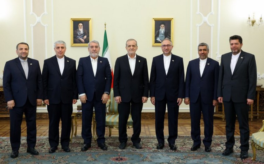 Mesud Pezeskian Iranin Azerbaycana yeni teyin olunmus sefirini qebul edib