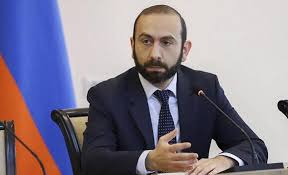 "Bakida saxlanilan ermenilerle bagli danisiq aparmaq mumkun deyil" - Mirzoyan