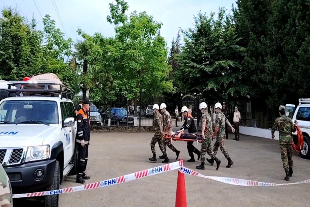 Neqliyyat qezalarinda xilasetme emeliyyatlari ile bagli telim kecirilib - VIDEO