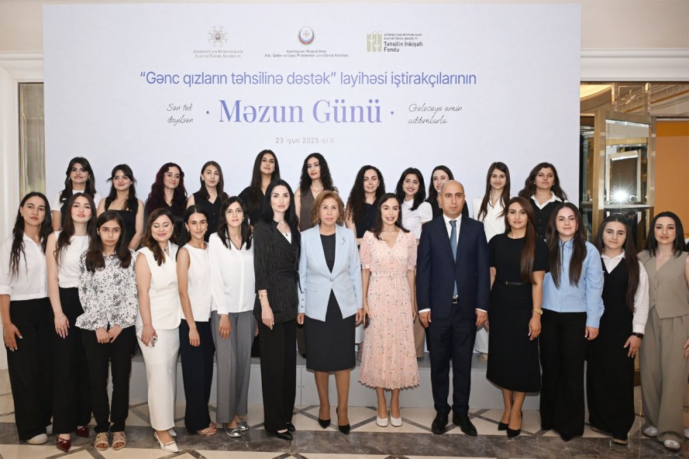 “Genc qizlarin tehsiline destek” layihesi istirakcilarinin Mezun Gunu kecirilib