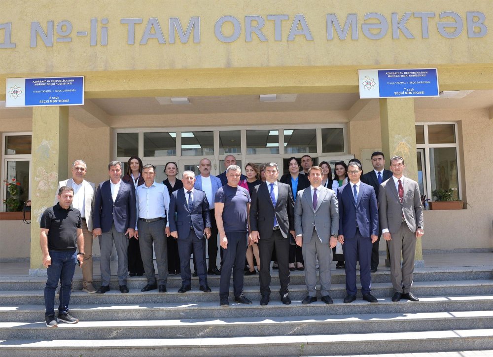 Media qurumlarinin rehberleri ve influenserler sertifikatlasdirma imtahanini izleyib