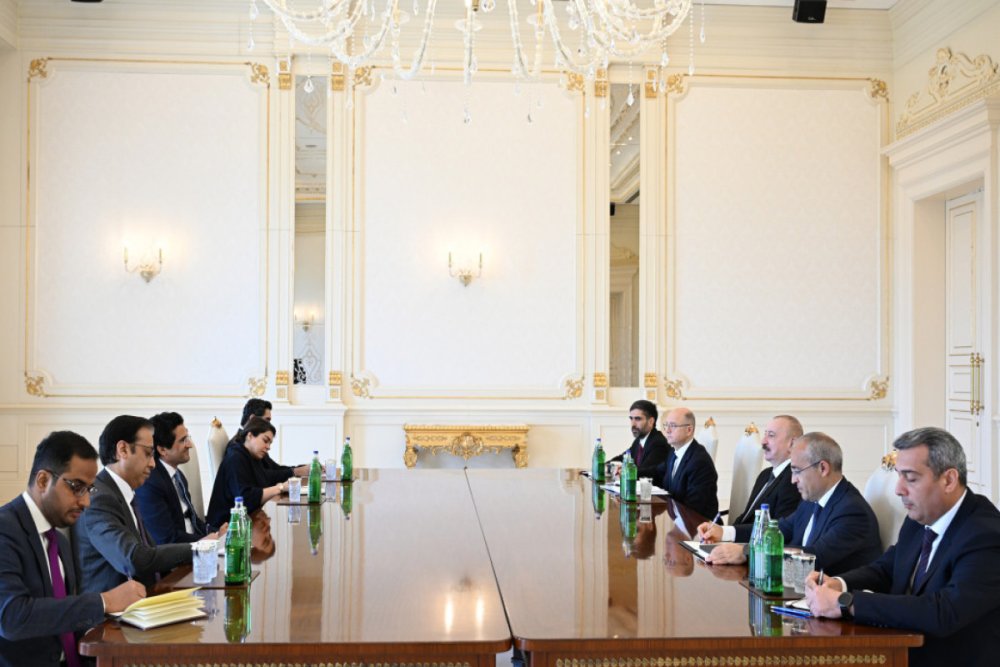 Ilham Eliyev Pakistanin energetika nazirini qebul edib