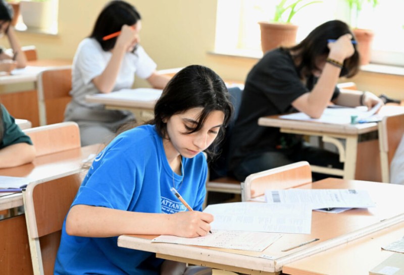Qebul imtahaninda en yuksek netice gosteren RAYONLAR - SIYAHI