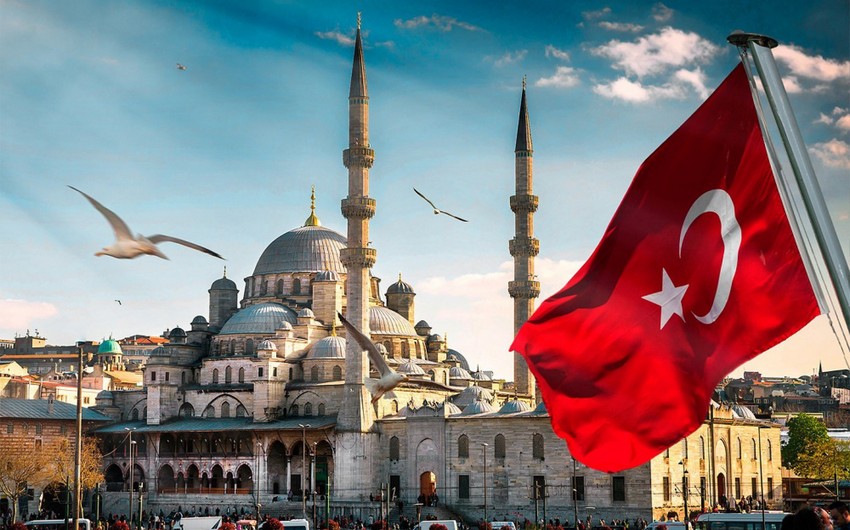 Qazi jurnalistler Turkiyeye gedir