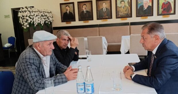 Deputat Cavansir Feyziyev Sekide secicileri ile gorusdu – FOTOLAR