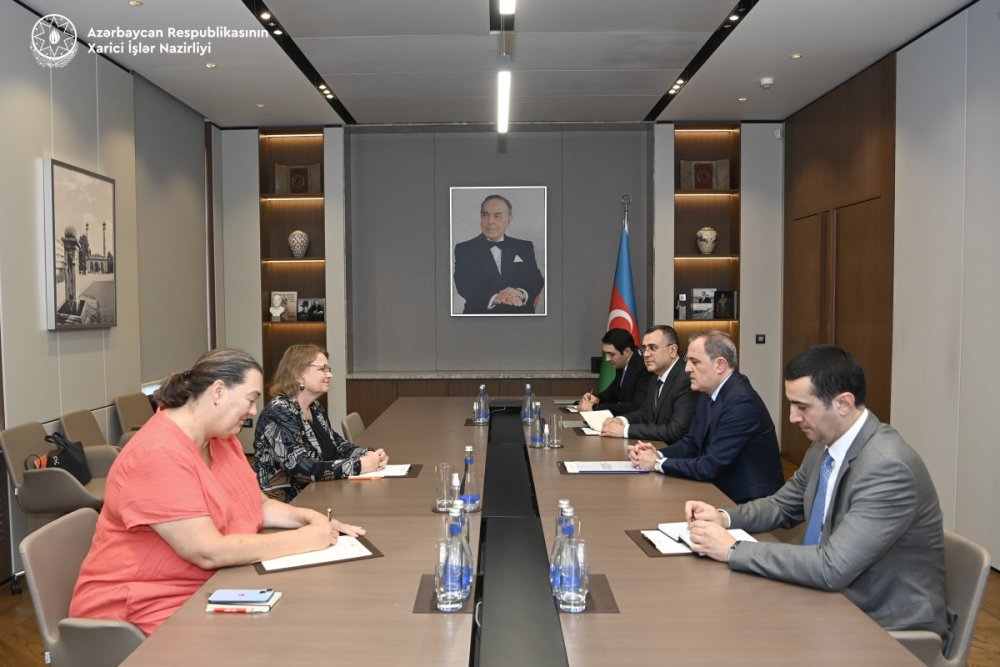 Ceyhun Bayramov diplomatik fealiyyetinin basa catmasi munasibetile Niderland sefiri ile gorusub
