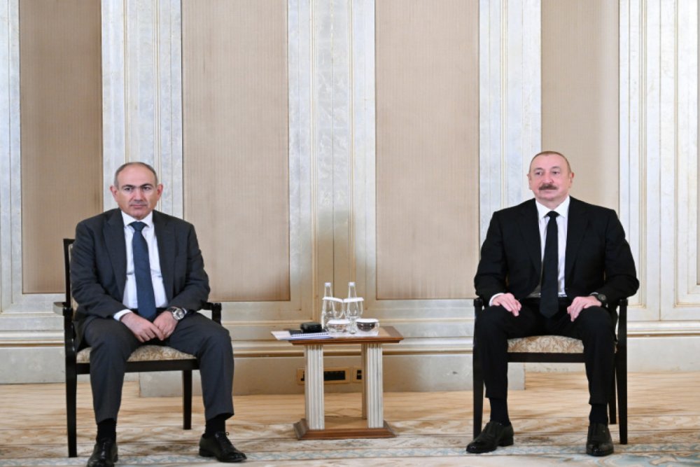 Pasinyan Azerbaycan lideri ile Ebu-Dabideki gorusun musbet neticeler vere bileceyini deyib