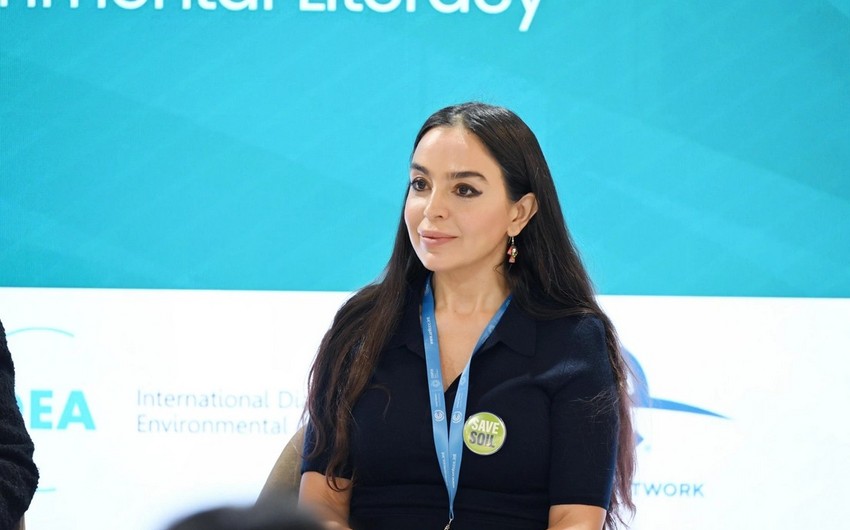 Leyla Eliyeva Turkmenistan Xalq Mesleheti sedrinin qizi Oquldjaxan Atabayeva ile gorusub