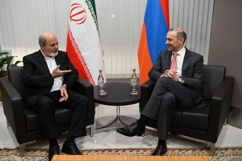 Ermenistan ve Iran TS katibleri kommunikasiyalarin acilmasini muzakire edib