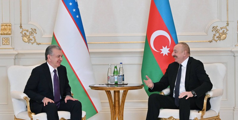 Azerbaycan ve Ozbekistan prezidentlerinin tekbetek gorusu baslayib