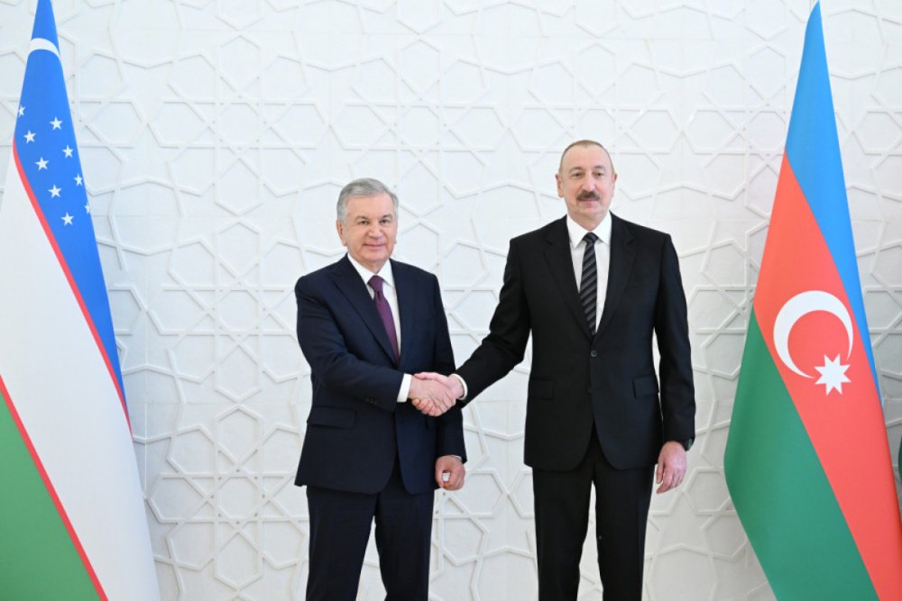 Azerbaycan ve Ozbekistan prezidentleri Xankendideki “Businesstex JV” tikis fabrikinin fealiyyeti ile tanis olublar