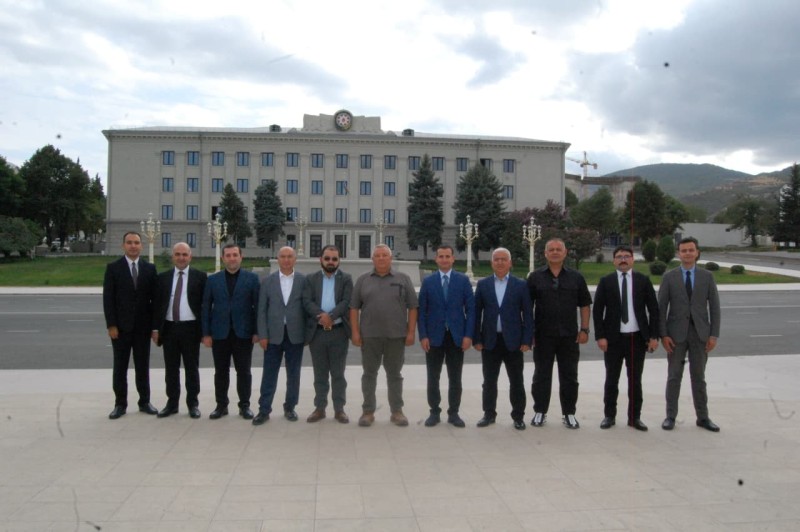 Xarici olke prokurorluqlarinin numayendeleri Qarabag Universitetinde olublar
