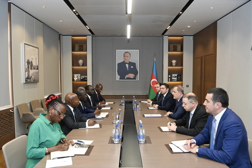 Azerbaycan ve Uqanda XIN-leri arasinda siyasi meslehetlesmeler kecirilib